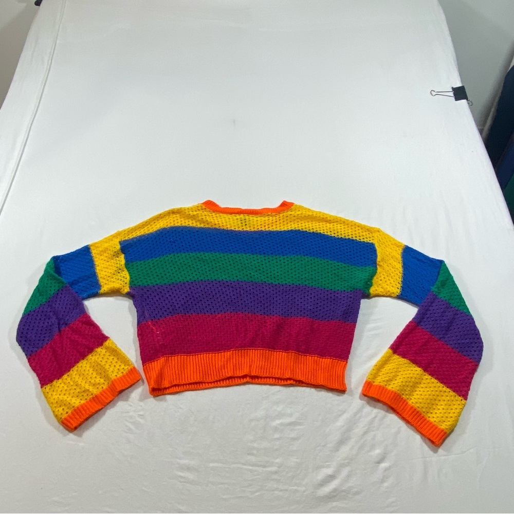 Derek Heart rainbow Sweater Top Women’s Medium wide cuffs cropped  top - Picture 5 of 5